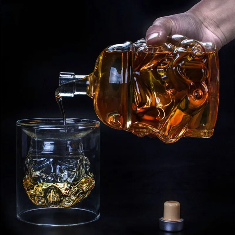 Whisky dekantáló Sta Wars Stormtrooper 750 ml - pohár és palack készlet