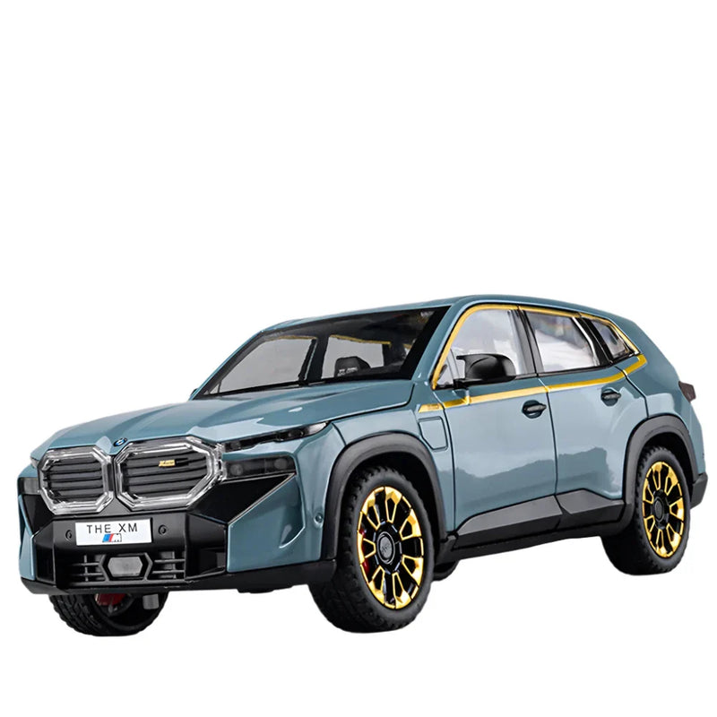 BMW XM nagy modellje 1:24 - több változatban