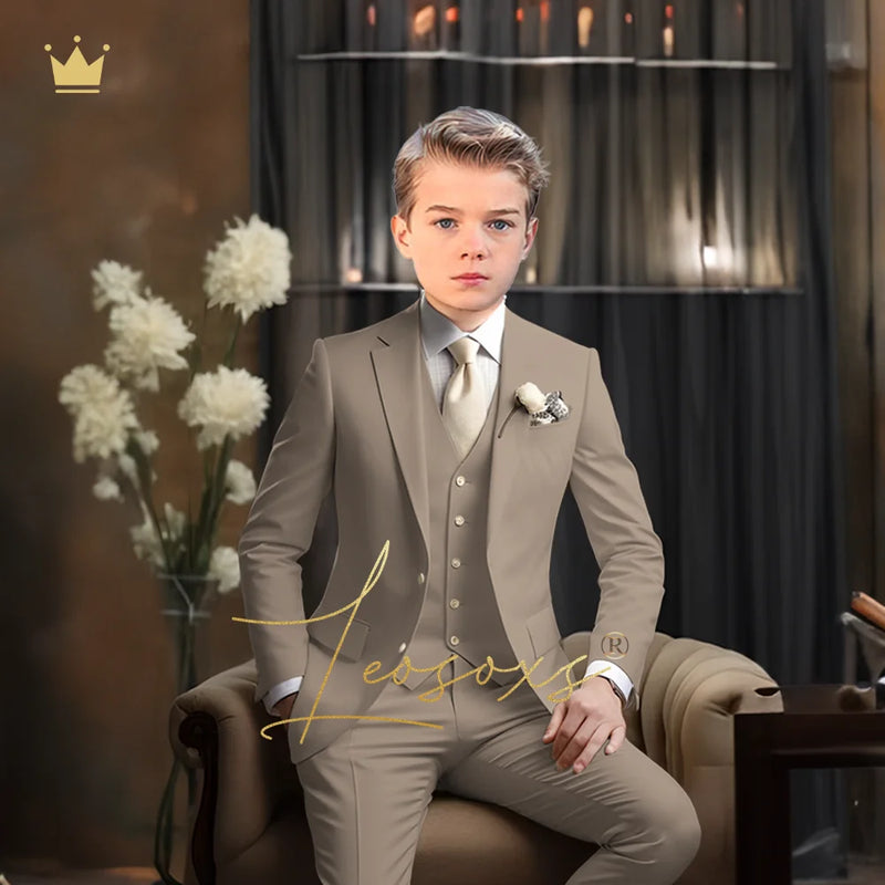 Elegáns fiú öltöny esküvőre - több változatban