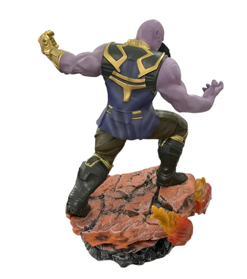 Nagy design szobor Thanos