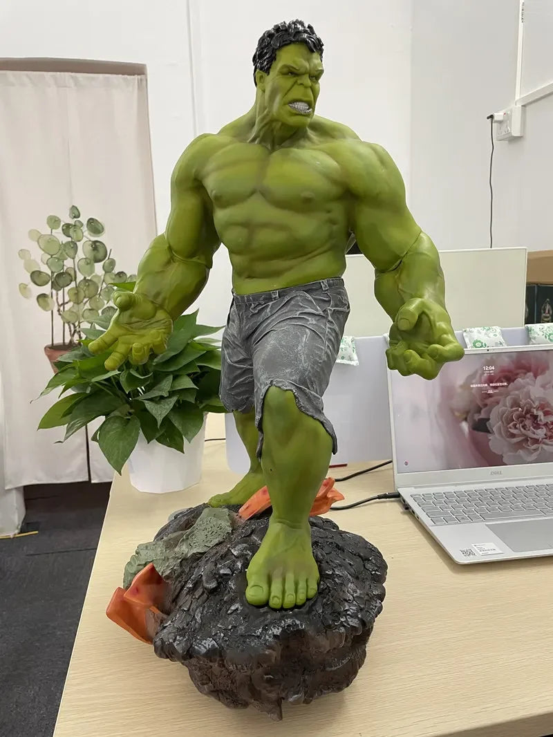 Nagy design szobor Hulk