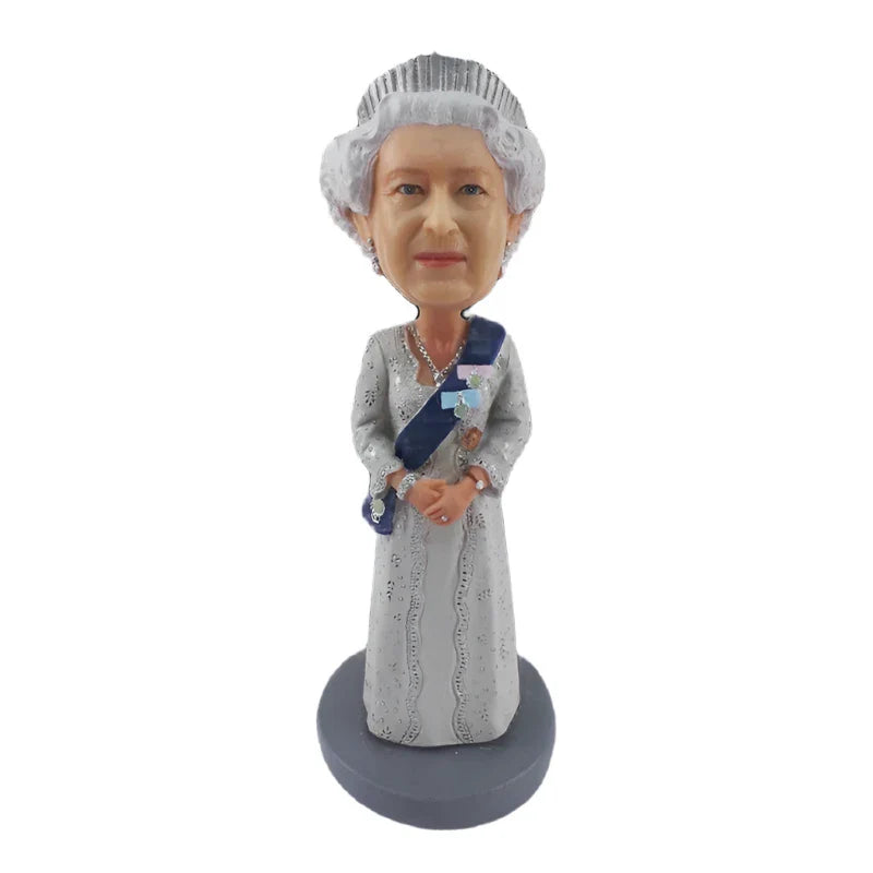 A Nagy Figura II. Erzsébet királynő - több változatban