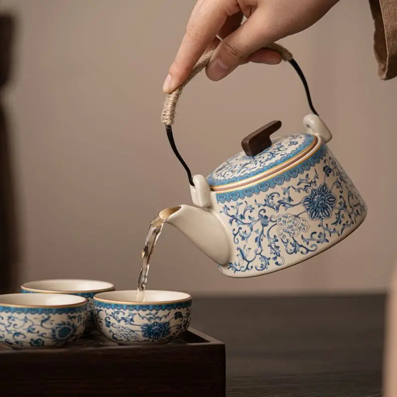 Hagyományos kínai porcelán teáskészlet