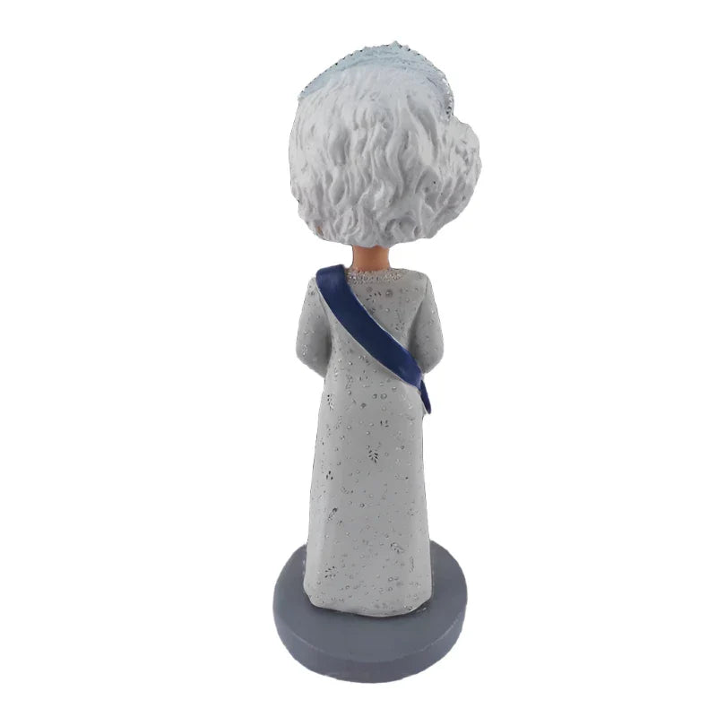 A Nagy Figura II. Erzsébet királynő - több változatban