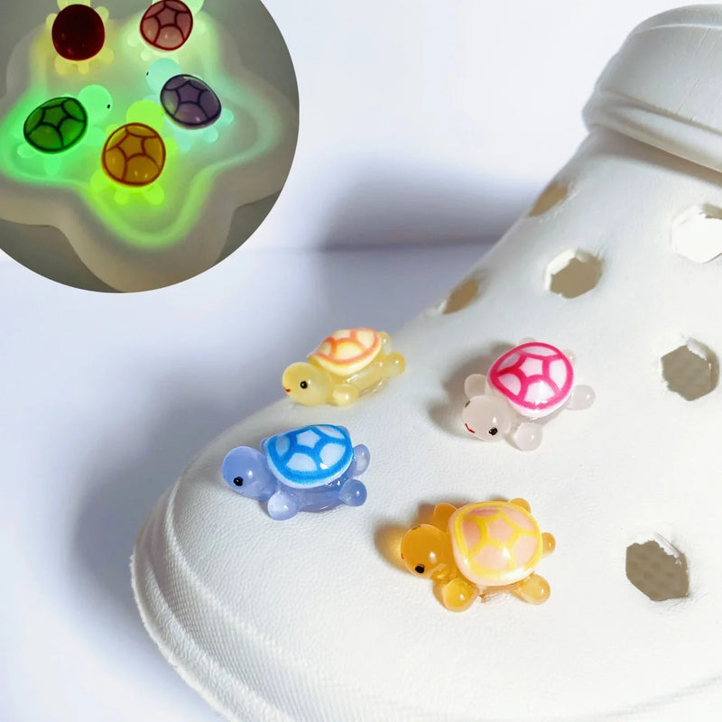 Crocs cipődíszek - világító teknősök 4 db