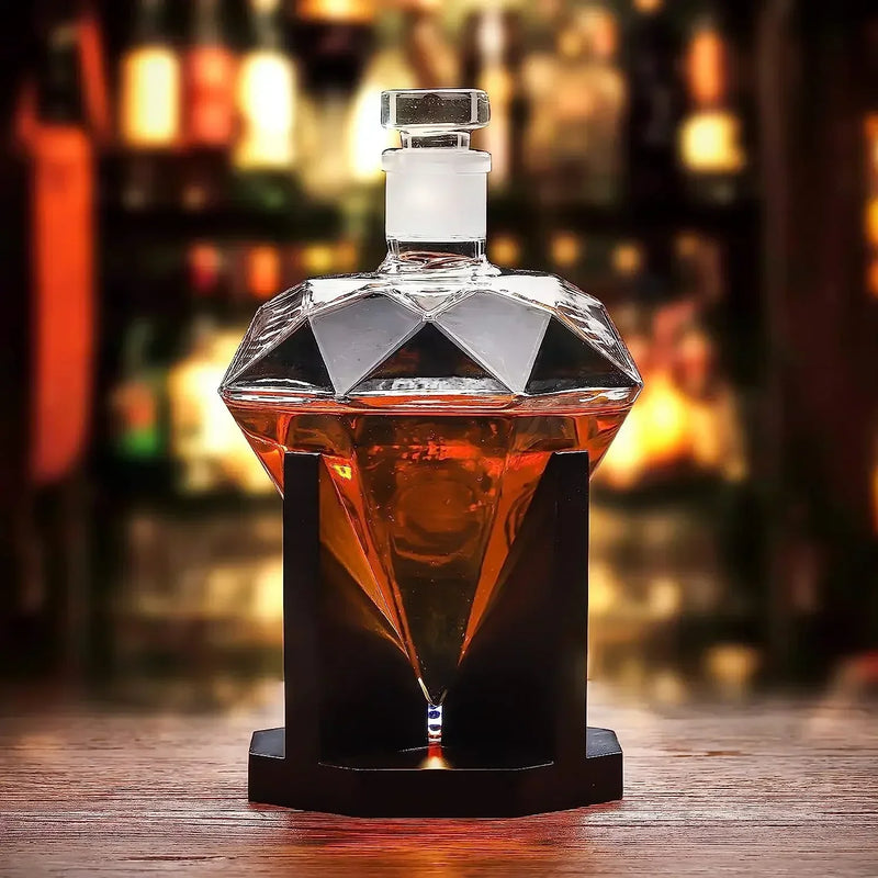 Design whiskykancsó Diamond 1000 ml - állvánnyal és zárókupakkal